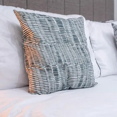 Modern 2br 2bath Parking Apartament