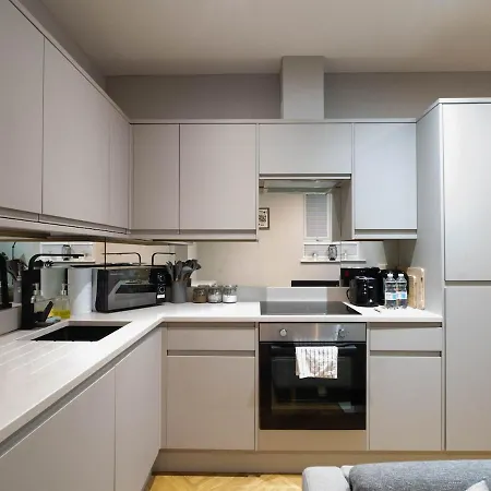 Modern 2br 2bath Parking ليدز