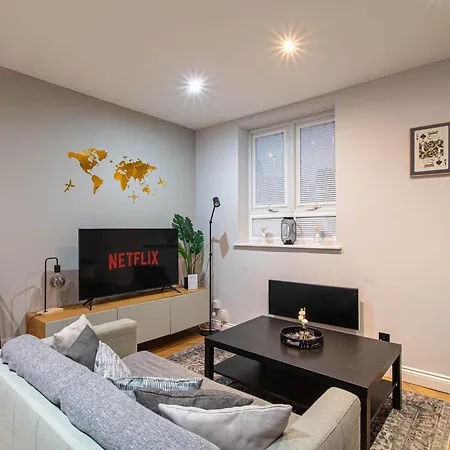 Modern 2br 2bath Parking Appartamento