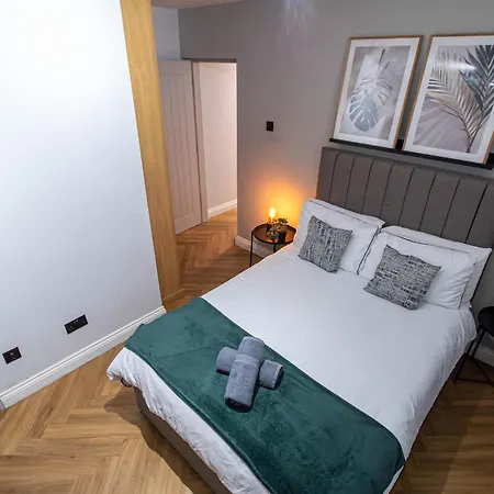 Apartment Modern 2br 2bath Parking *