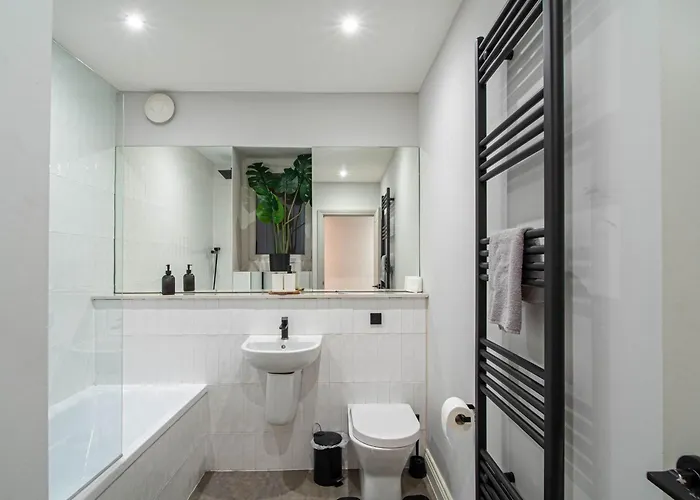 Modern 2br 2bath Parking *