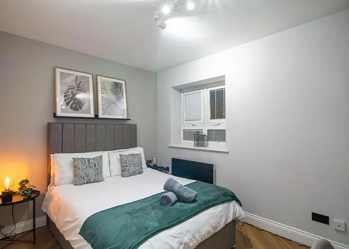 Modern 2br 2bath Parking