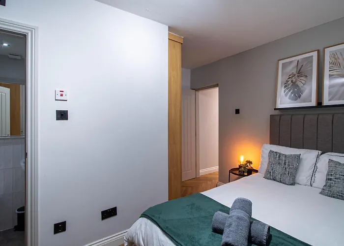 Modern 2br 2bath Parking Apartment Leeds (West Yorkshire)