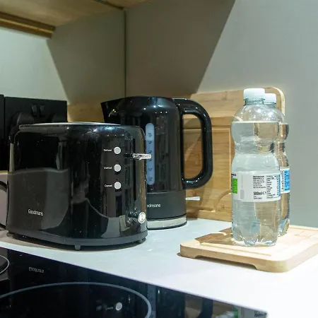 Modern 2br 2bath Parking