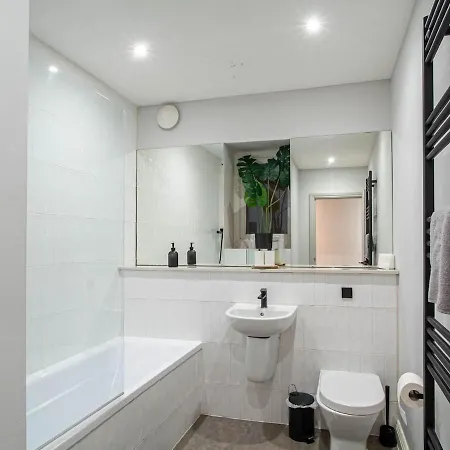 Apartment Modern 2br 2bath Parking Leeds (West Yorkshire)