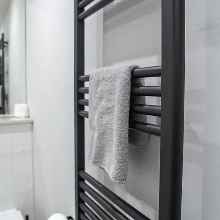 شقة Modern 2br 2bath Parking *
